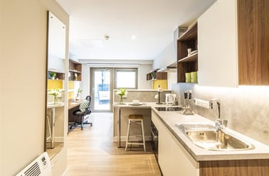 Calton Road, Holyrood, Edinburgh - Image 3